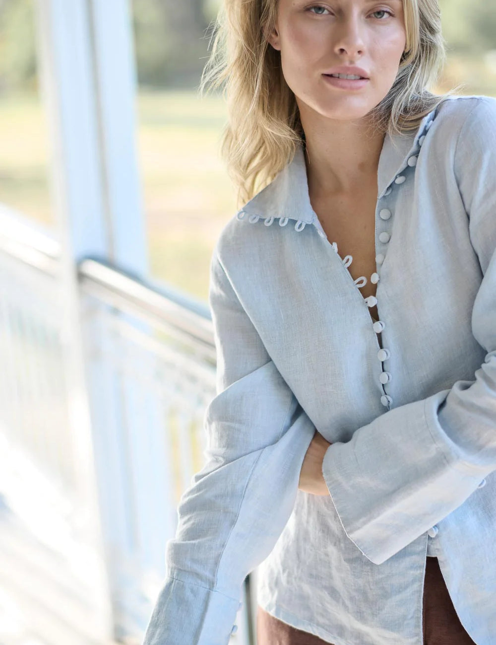 Eadie_Lifestyle_W24_Alexa_Blouse_Blue_ECS_23_11_0638_jpg.webp