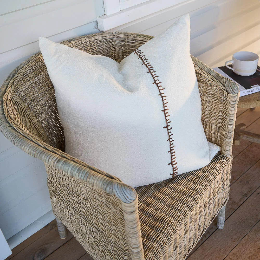 Eadie_Lifestyle_W24_SE26_Astrid_Cushion_White_S20_0176-2_jpg.webp