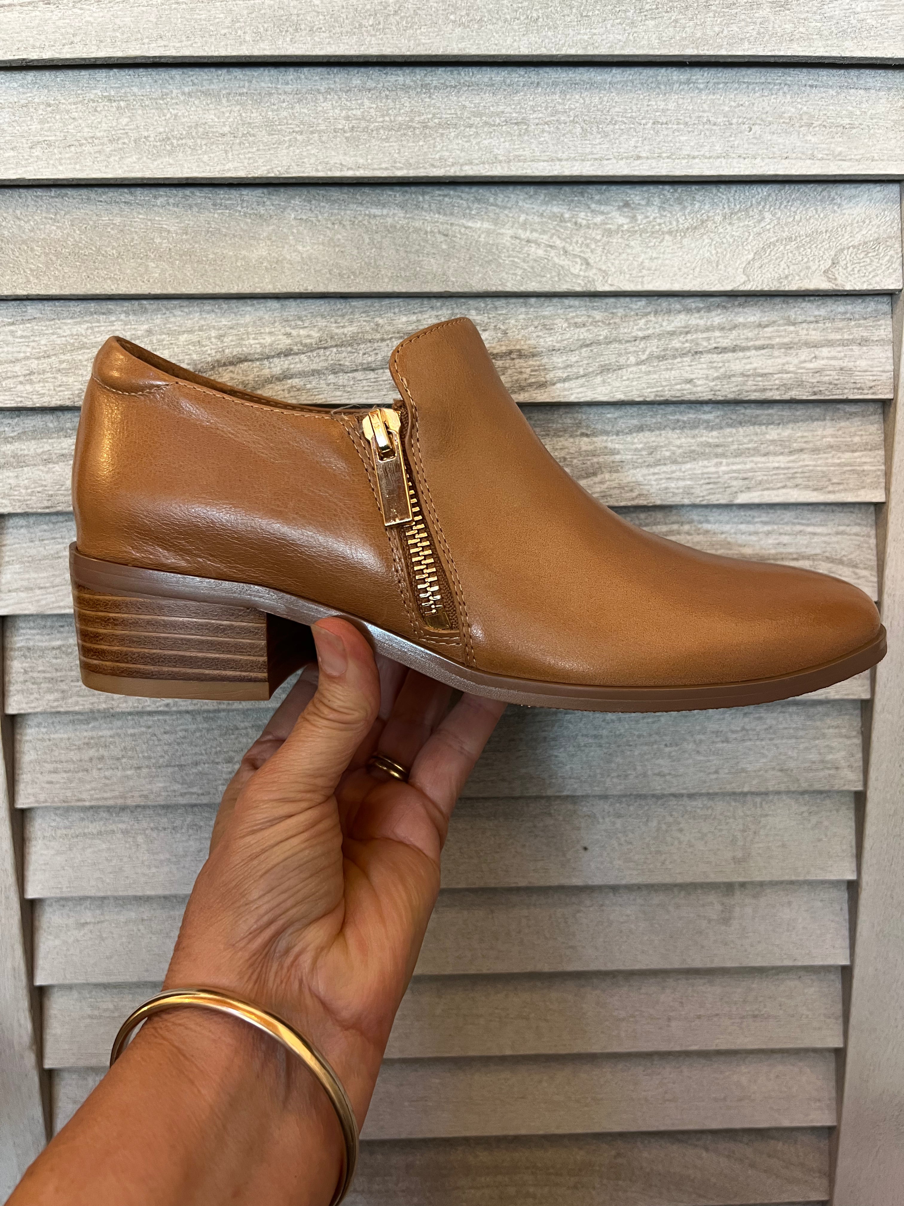 Geneva Shoe - Tan