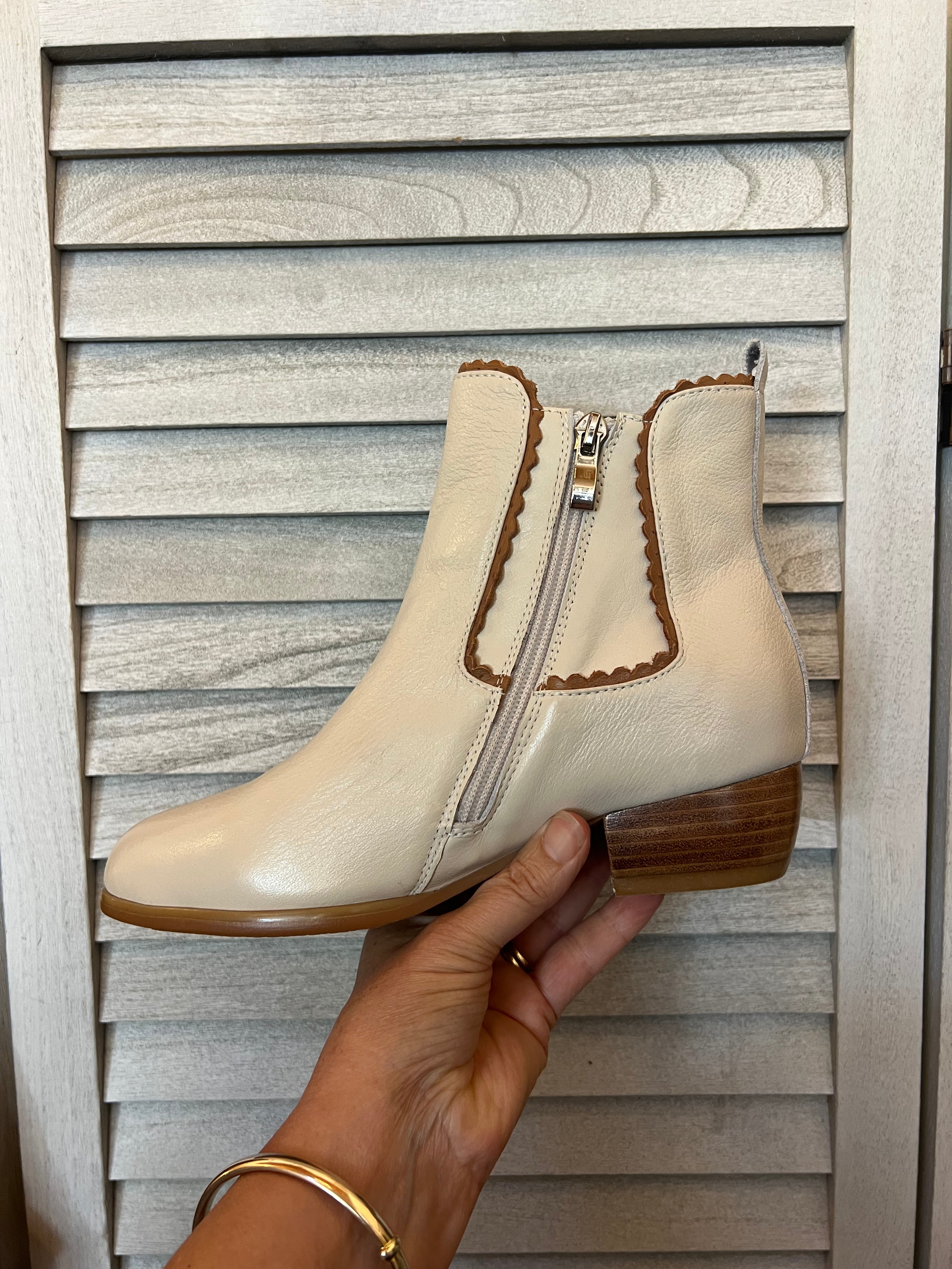 Woodstock Boot - Ivory
