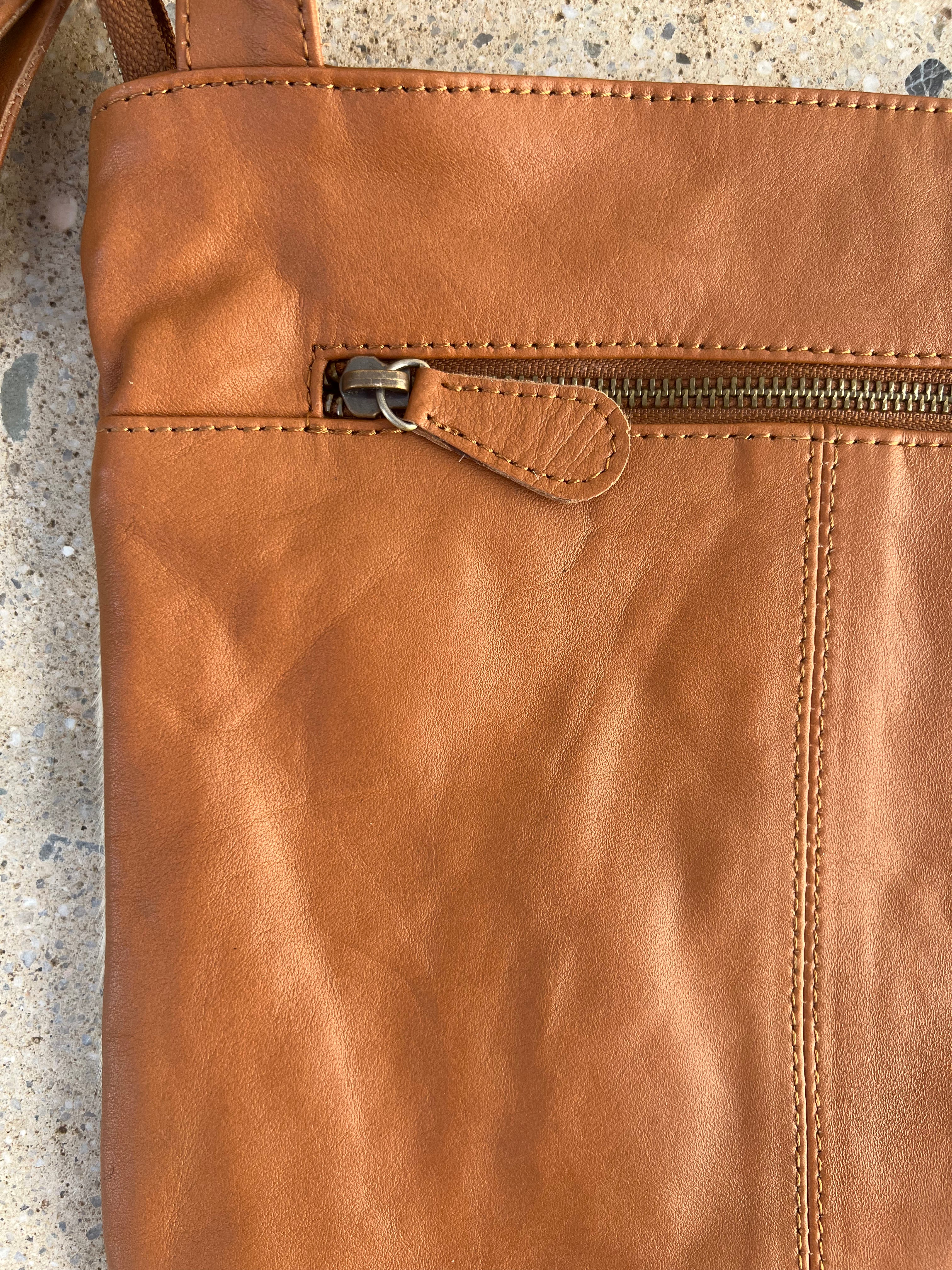 Cowhide Bag Brandy - Tan 3
