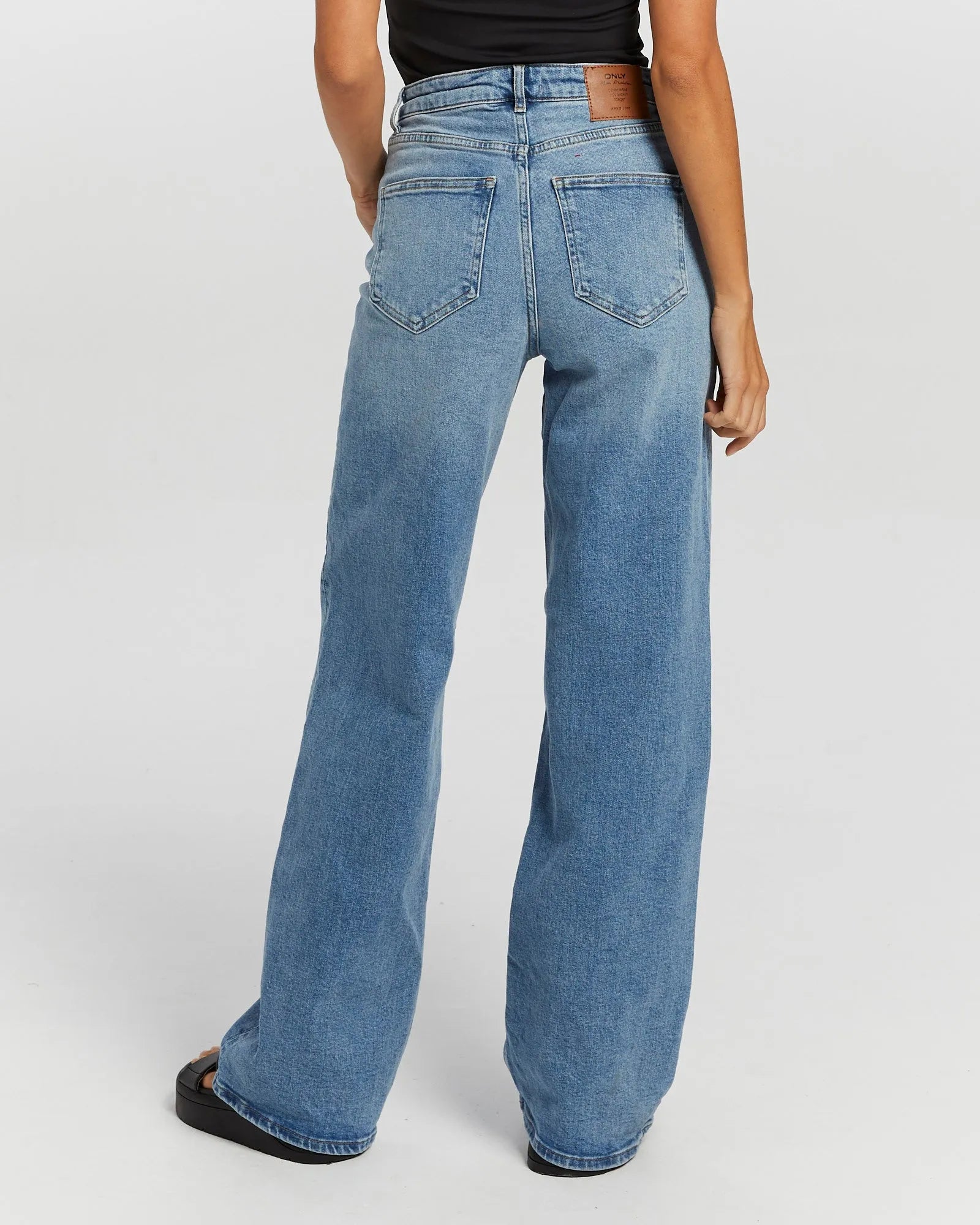 Juicy Wide Denim Jeans - Medium Blue