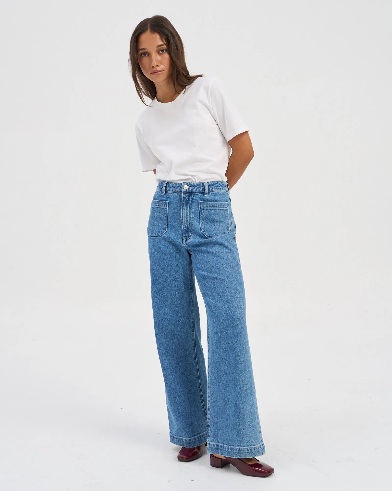 VictoriaFlaredJeans.webp