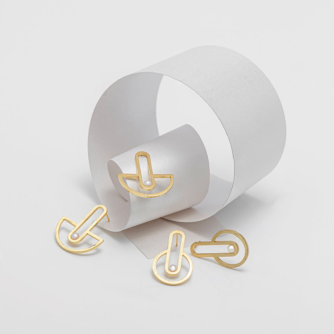 Interconnected #1 Earrings - Gold