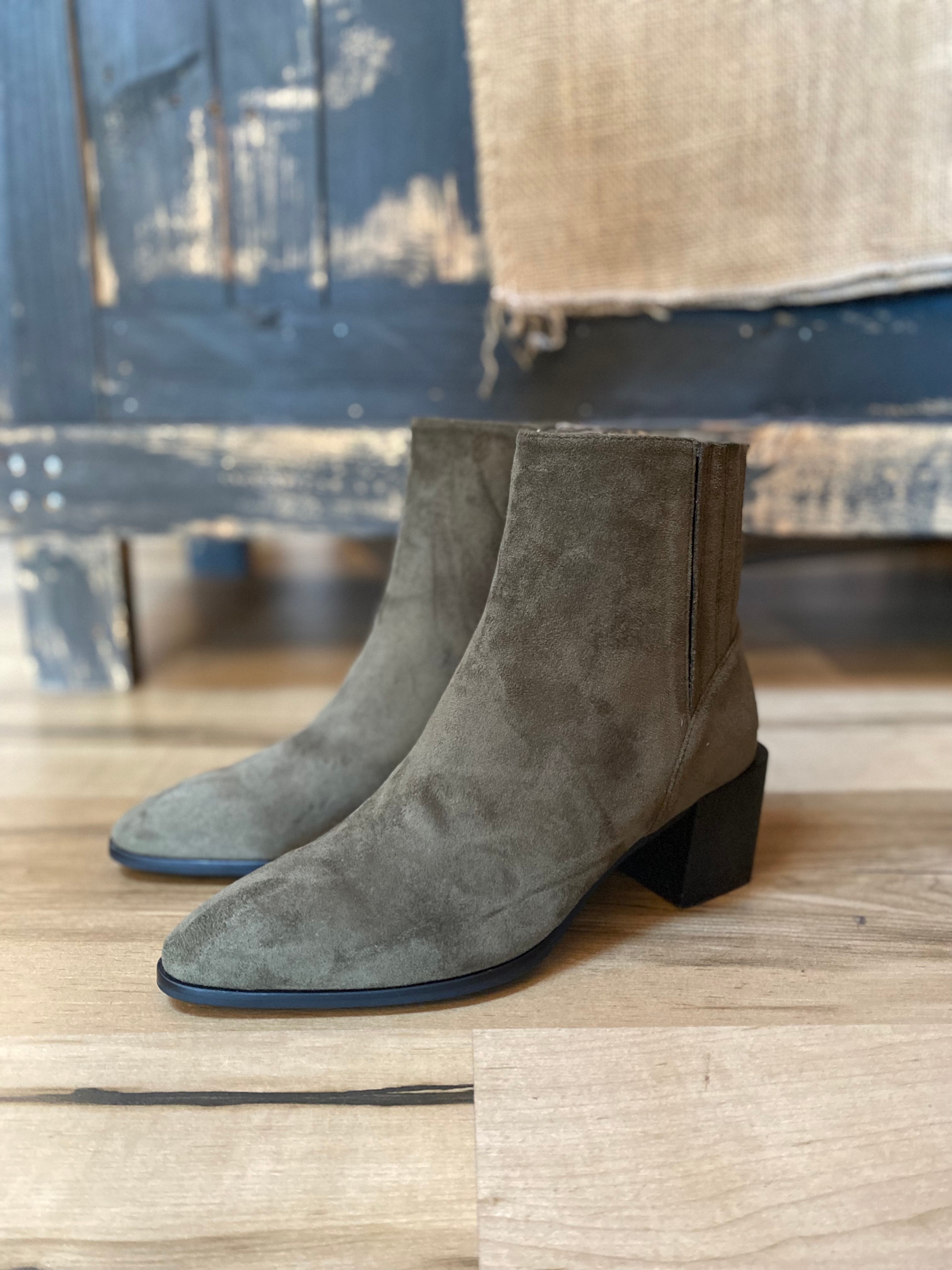Paris Microsuede Shoes - Green