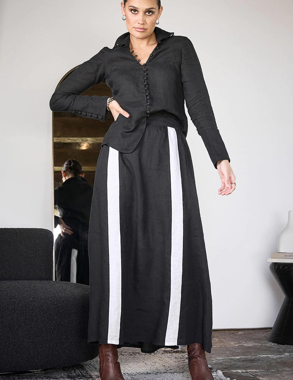 Eadie_Lifestyle_Alexa_Linen_Blouse_Black_Marco_Linen_Skirt_Black_2611.webp