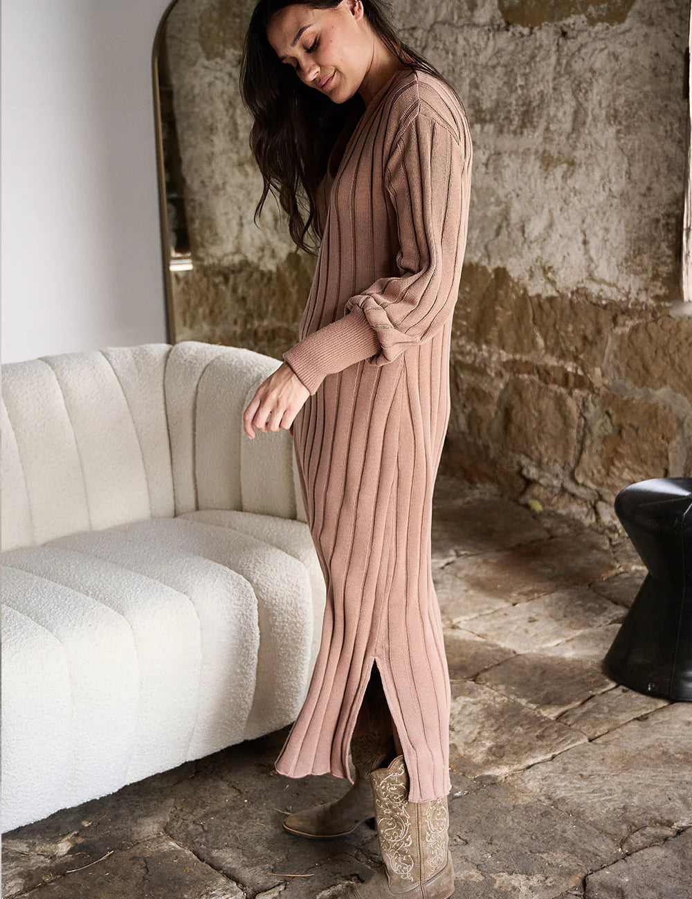 Eadie_Lifestyle_Arlow_Dress_Clay_S12_0773_web.webp