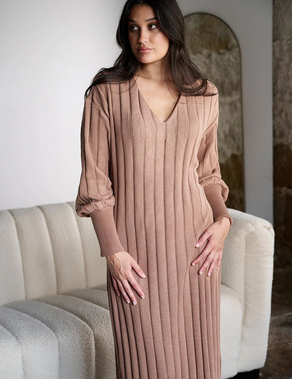 Eadie_Lifestyle_Arlow_Dress_Clay_S12_0811_web.webp