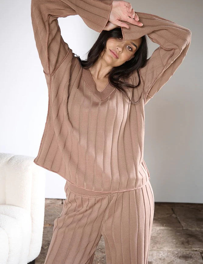Eadie_Lifestyle_Isla_Sweater_Clay_Isla_Pant_Clay_S4F_5361_Web.webp