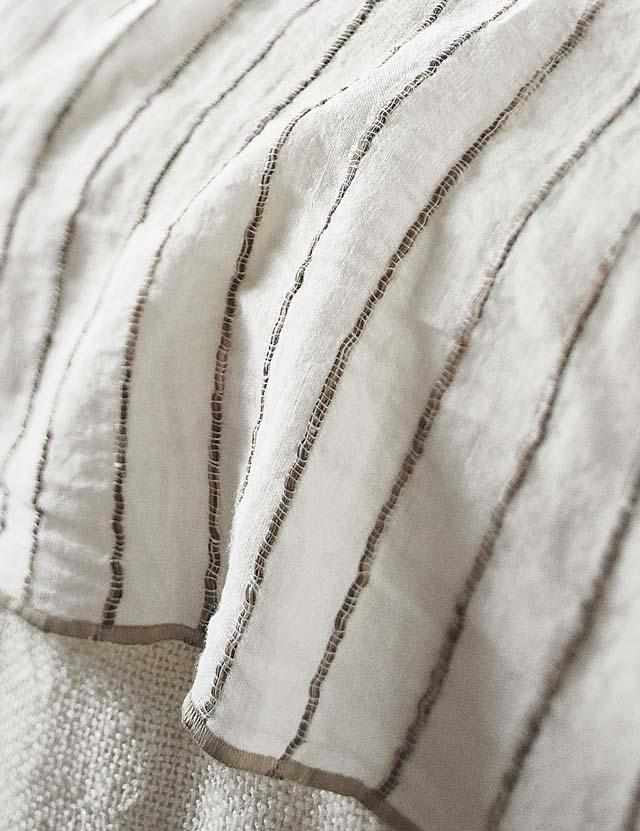 Eadie_PRO_G586_17ROC200150I01_Rock_Pool_Throw_100__Linen_with_organic_stripe.jpg