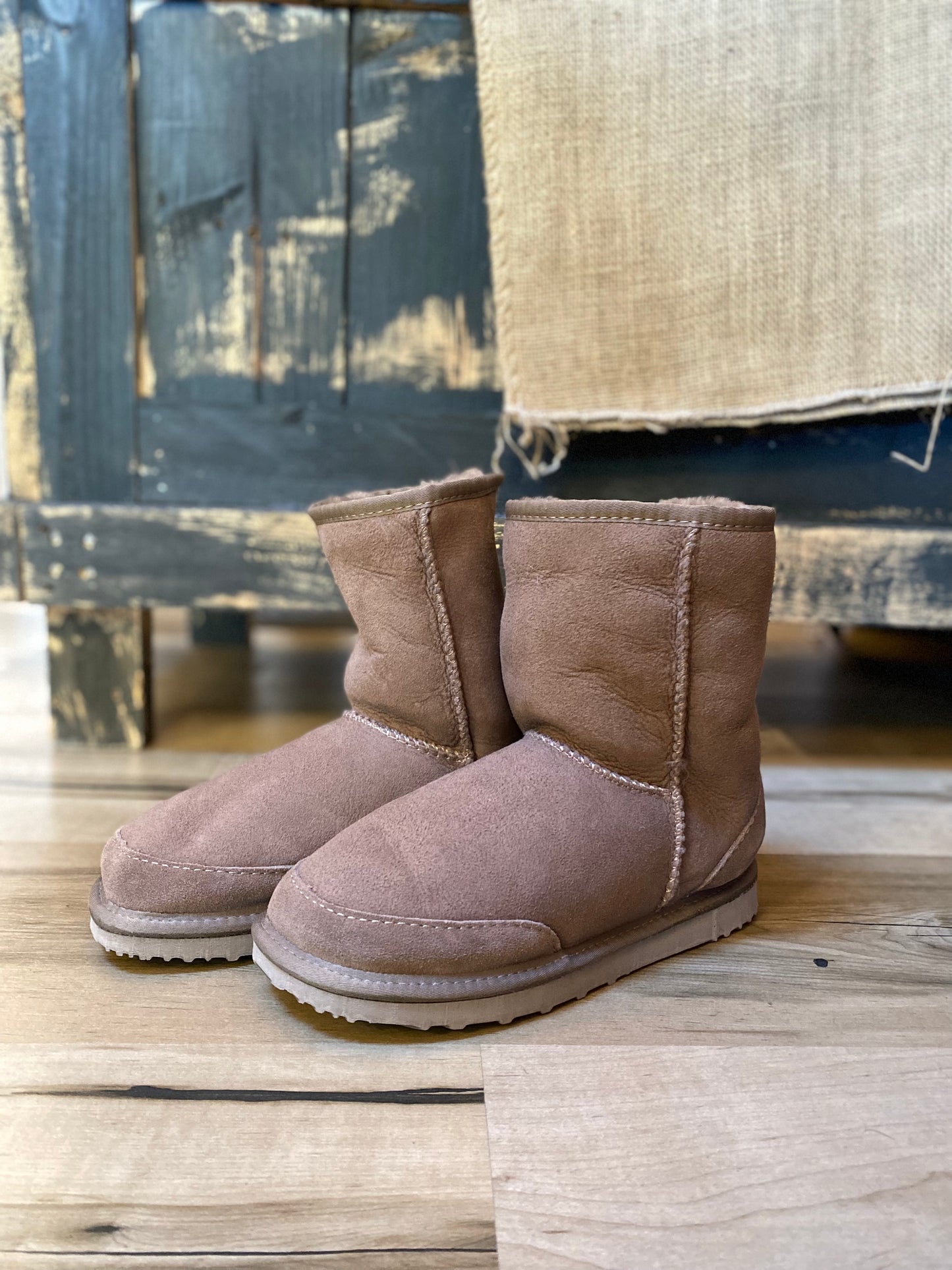 Mid Classic Ugg Boot - Mocha