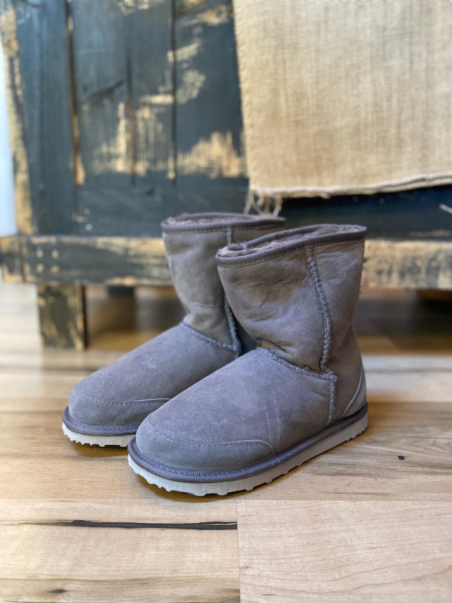 Mid Classic Ugg Boot - Grey