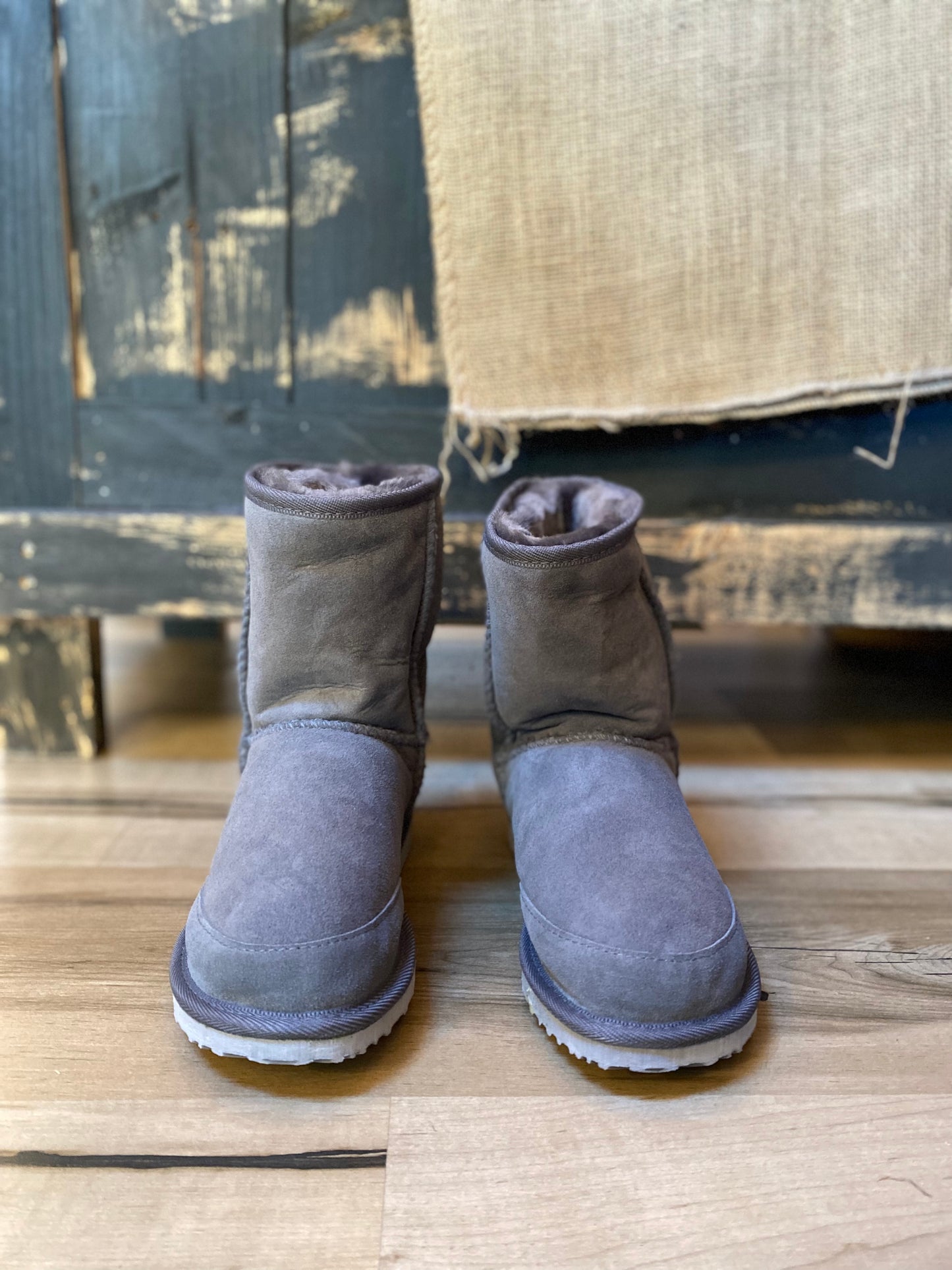 Mid Classic Ugg Boot - Grey