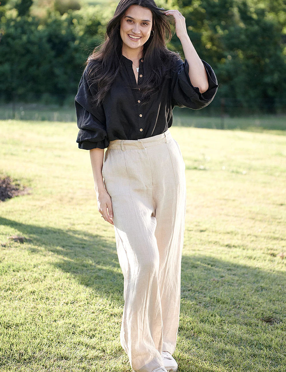 eadie-lifestyle-allegra-linen-blouse-black-3.webp