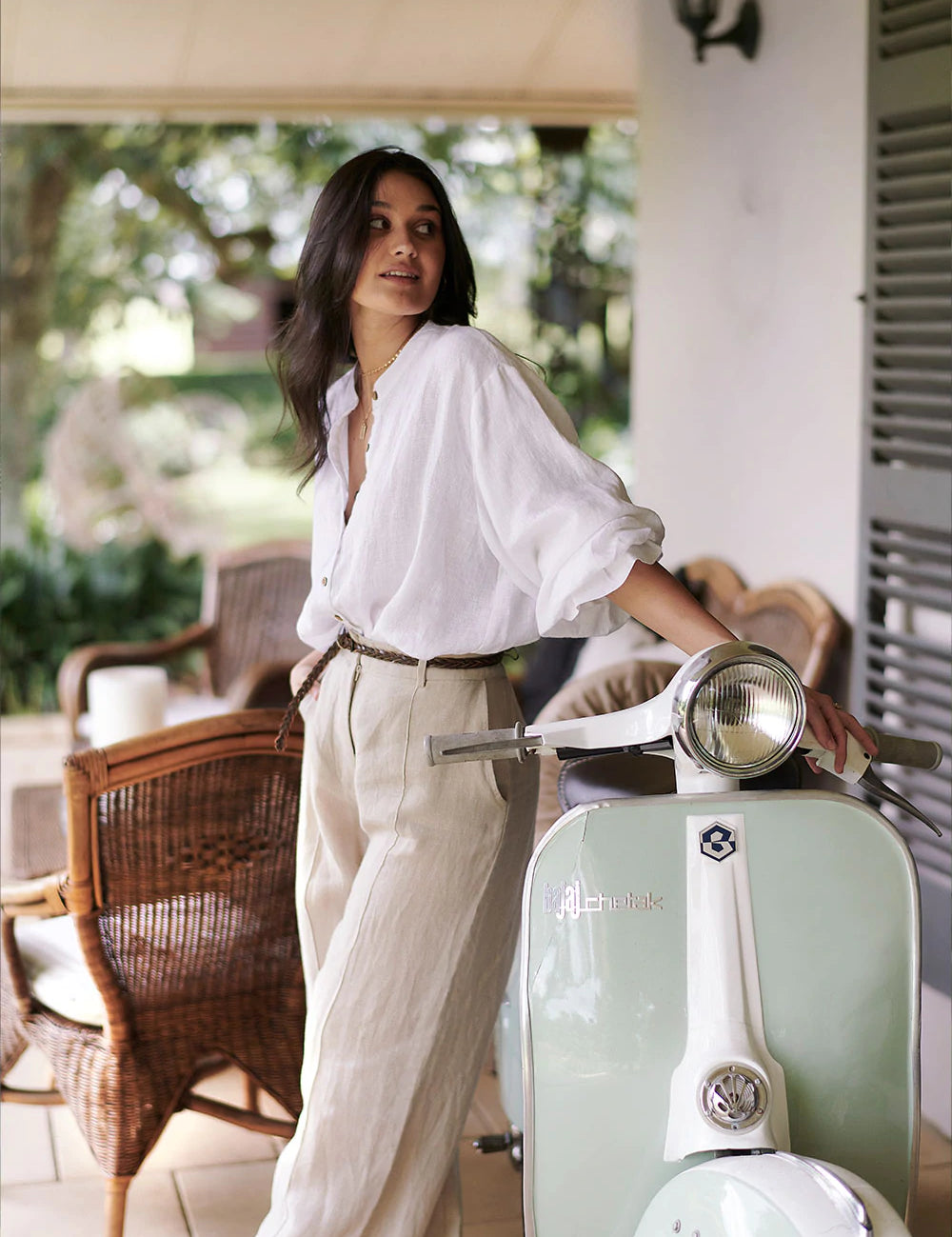 eadie-lifestyle-allegra-linen-blouse-white-1.webp