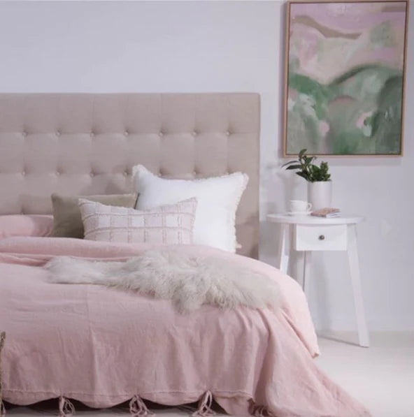 linen-bedding_1024x1024_2855f669-4968-4f58-bd17-2d2b479f1b7b.webp