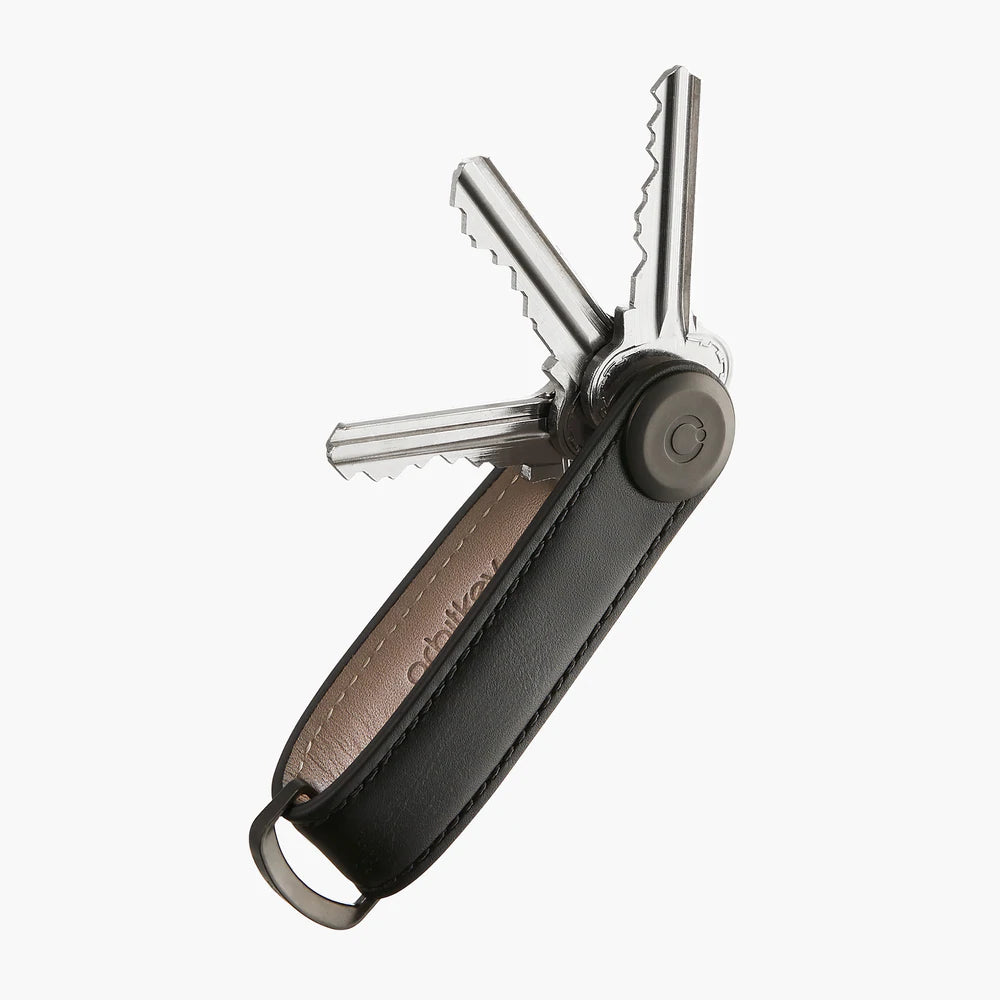 orbitkey-leather-black-with-black-stitching-3_1000x1000_dde73730-9505-4c69-acd3-27878e491e3e.webp