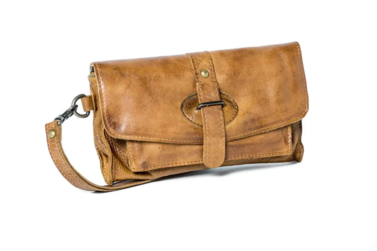 Amelia Clutch - Tan
